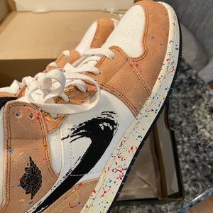 Nike paint splatter sneaker size 6.5 youth